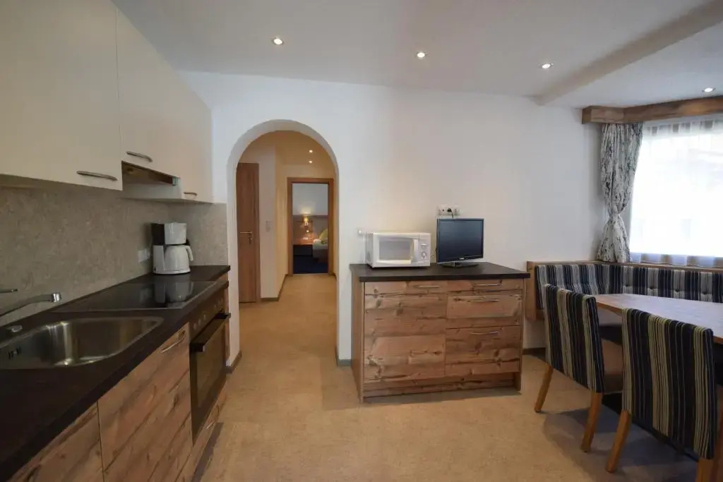 2 Bedrooms Apartment
