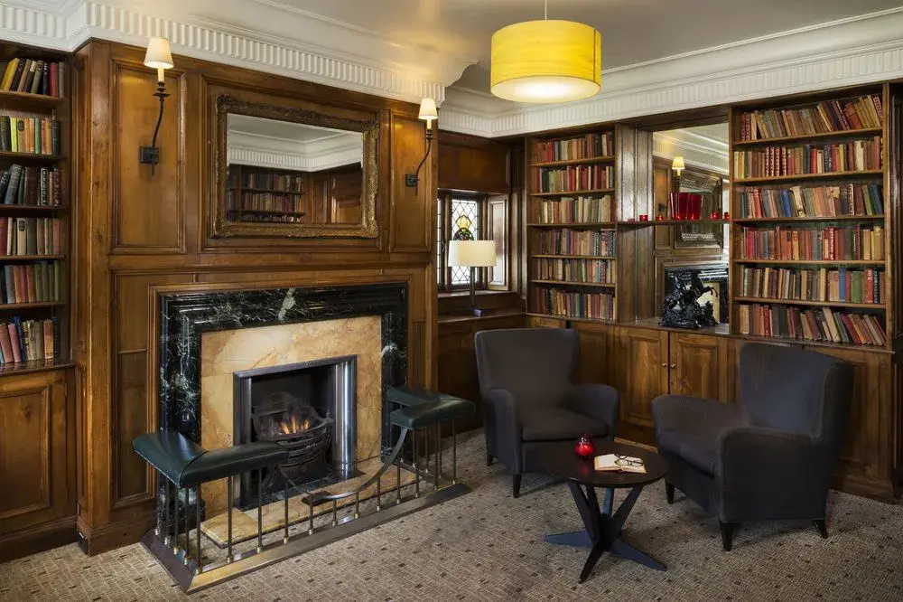 Lobby & Reception