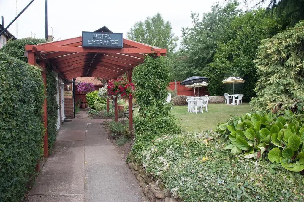 Tudor Lodge Hotel