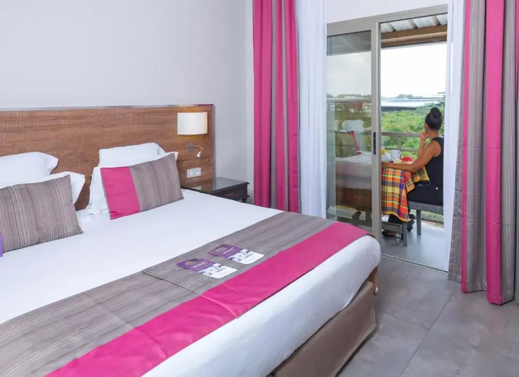 Classic Double room with balcony (full double bed)