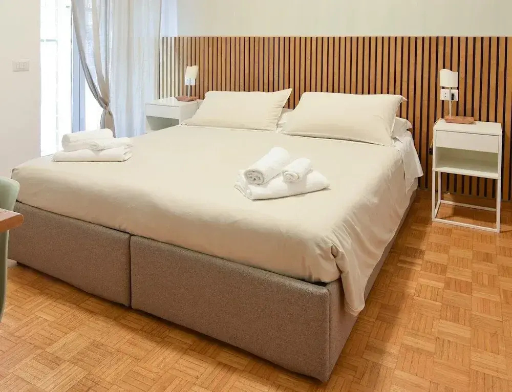 Standard Double room with balcony (full double bed)