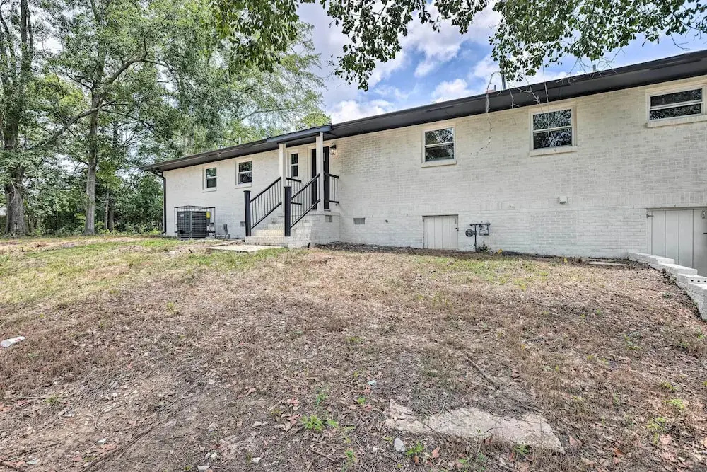 Modern, Colorful Home ~ 2 Mi to Tuskegee Uni