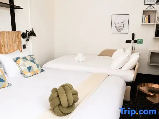 Madrigal hotel 109