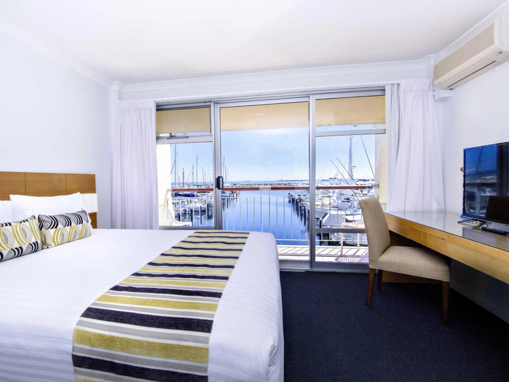 Be. Fremantle — 4