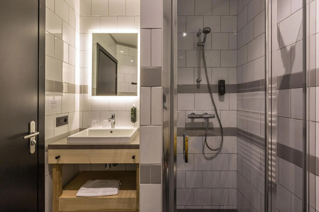 Standard Double room with mountain view (full double bed)