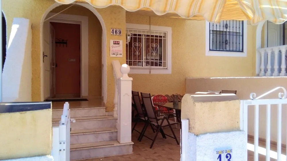 House With 4 Bedrooms in Santa Pola, With Pool Access and Terrace - 90