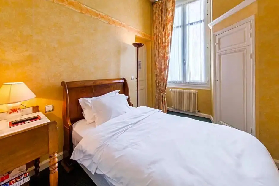Economy room