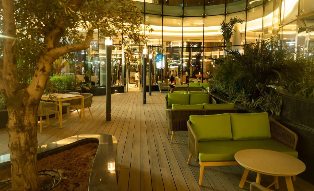 Al Khoory Sky Garden Hotel — фото