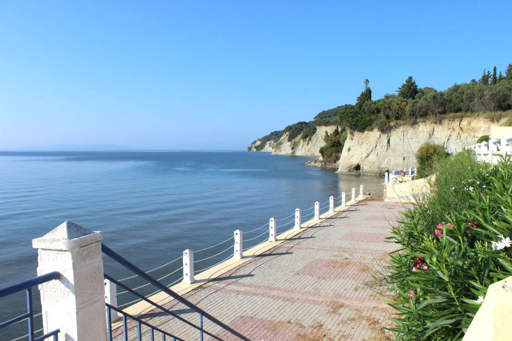 Beach & Waterfront