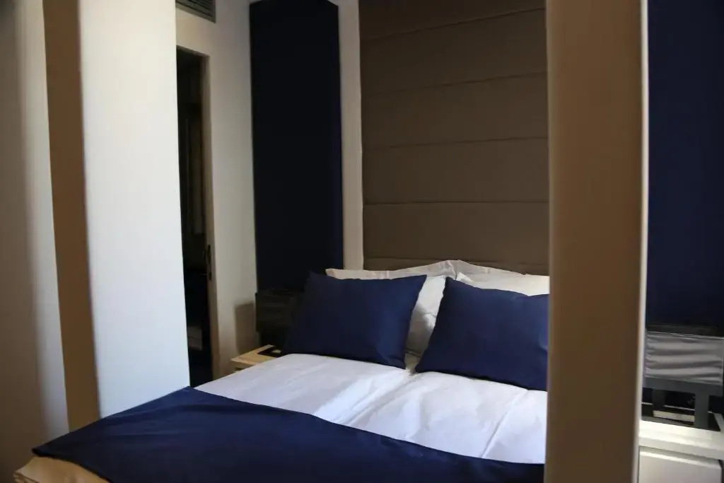 Economy room