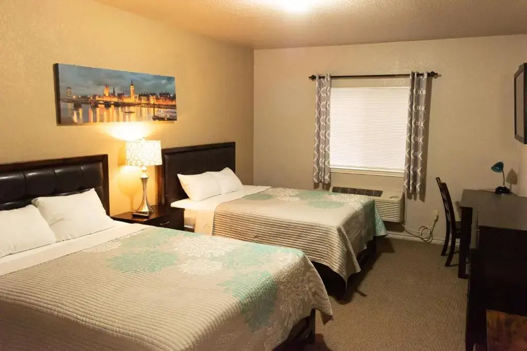 Deluxe Quadruple room
