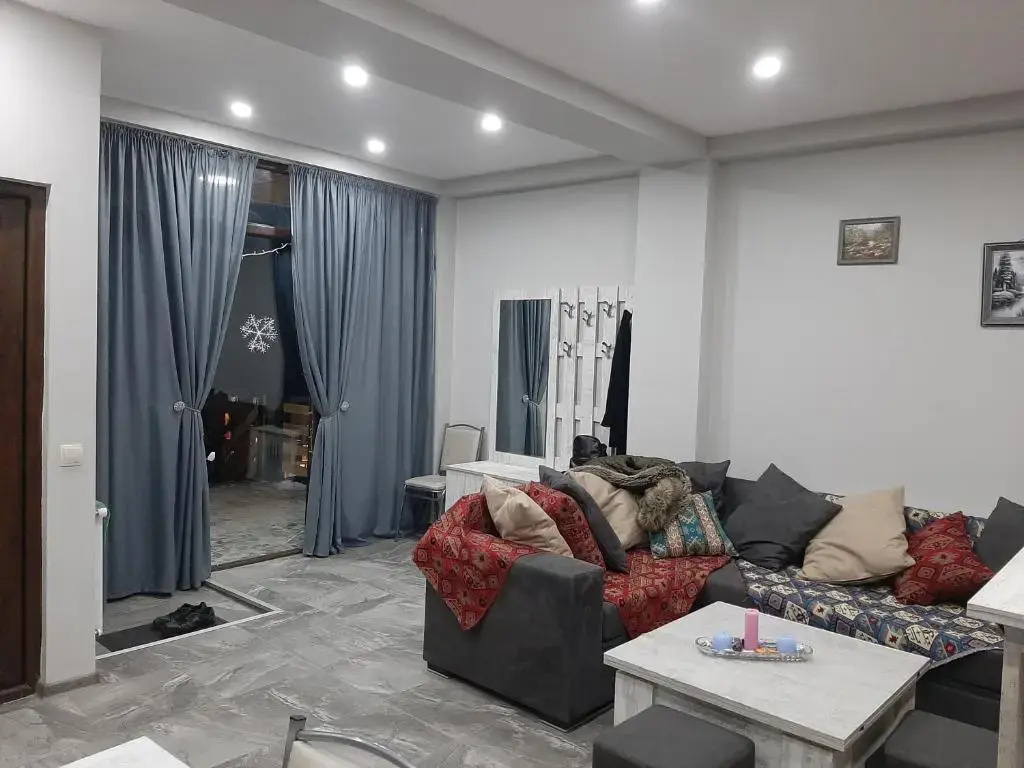 2 Bedrooms Cottage