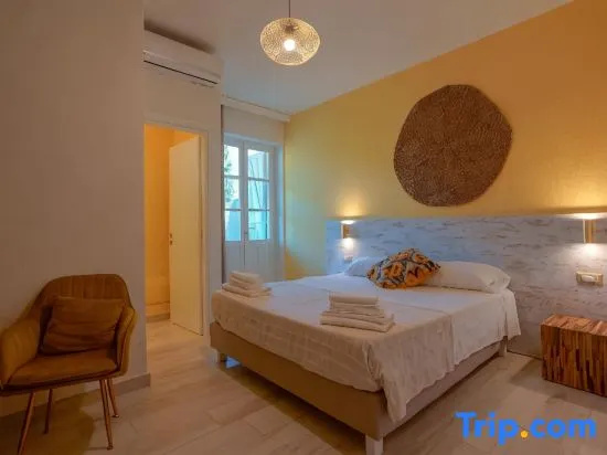 Classic Double room (full double bed)