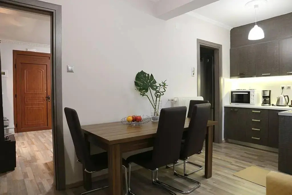 Greg’s apartment - фото 14