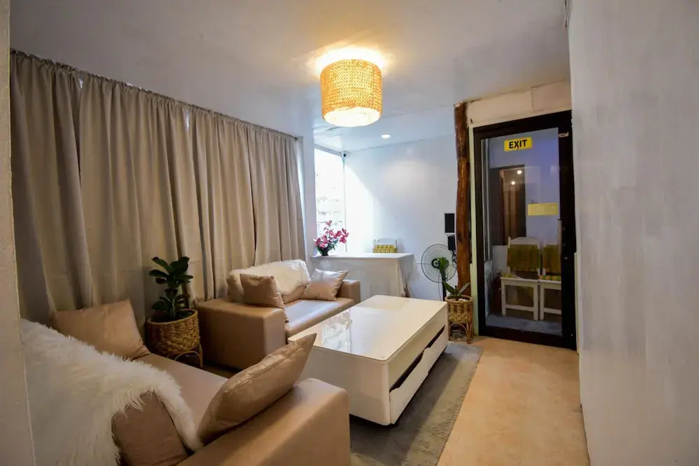 Treasure Isle Backpacker's Hostel