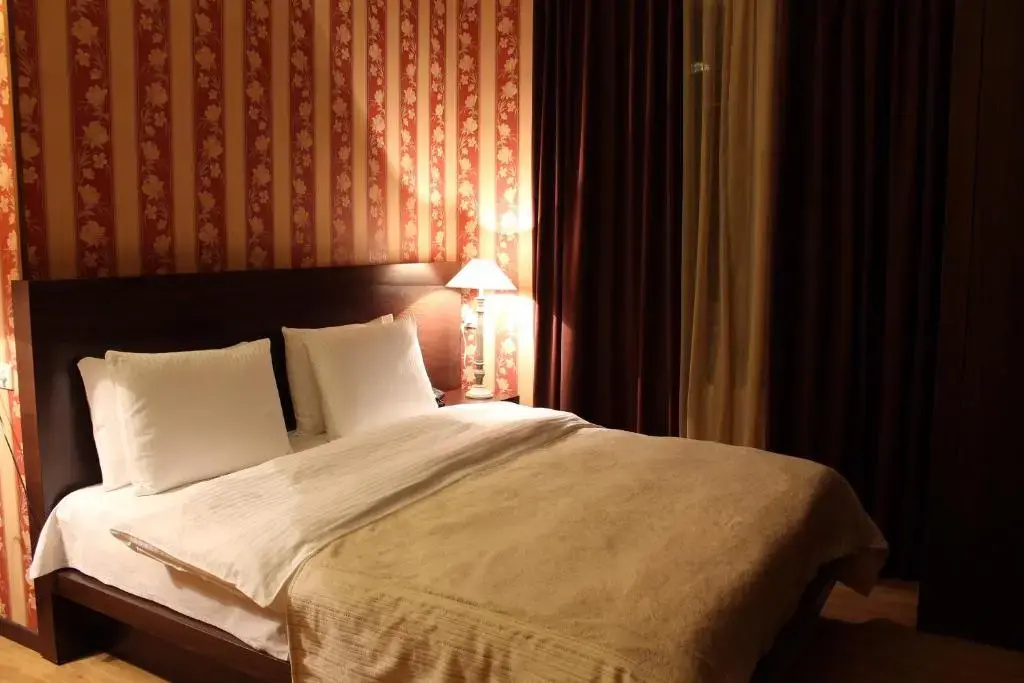 Standard Double room with balcony (full double bed)
