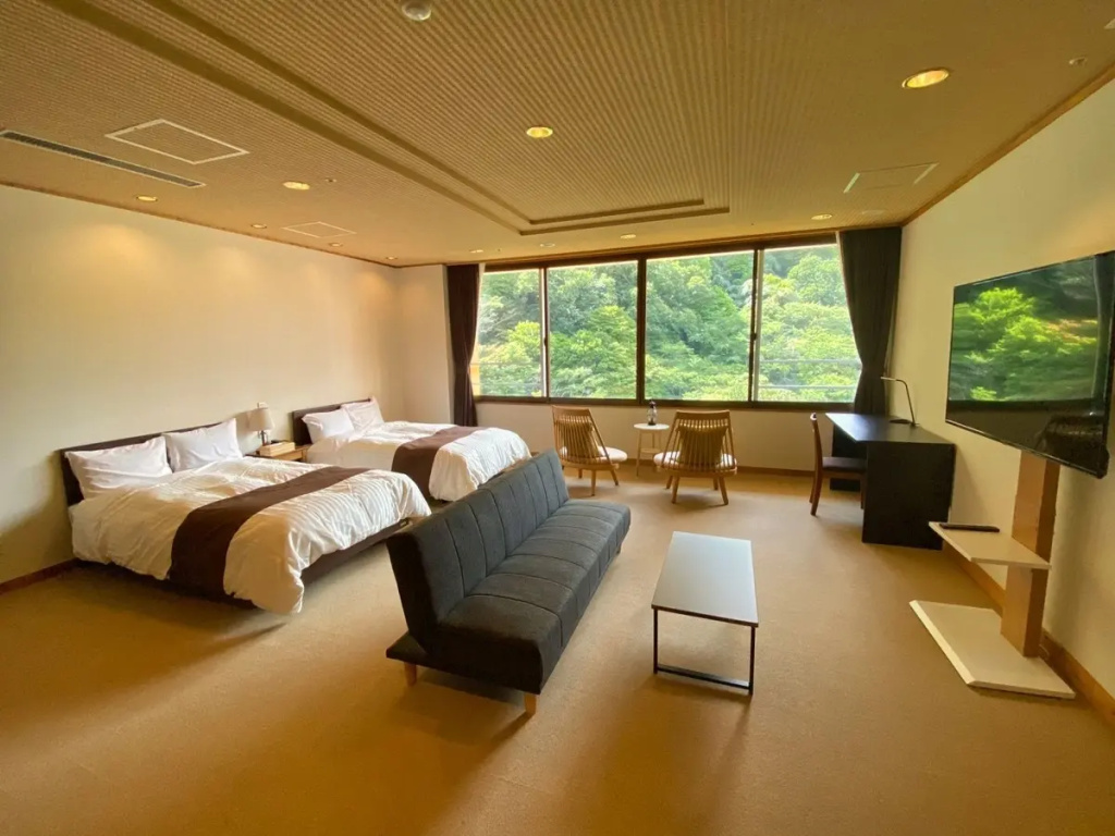 Quadruple Suite