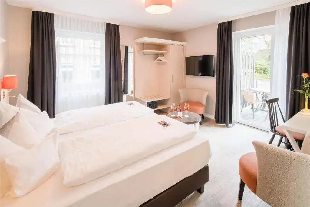 Standard Double room (full double bed)