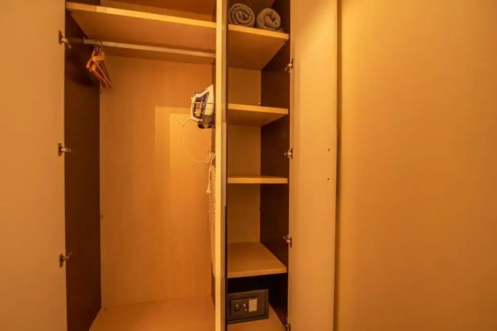 Economy room