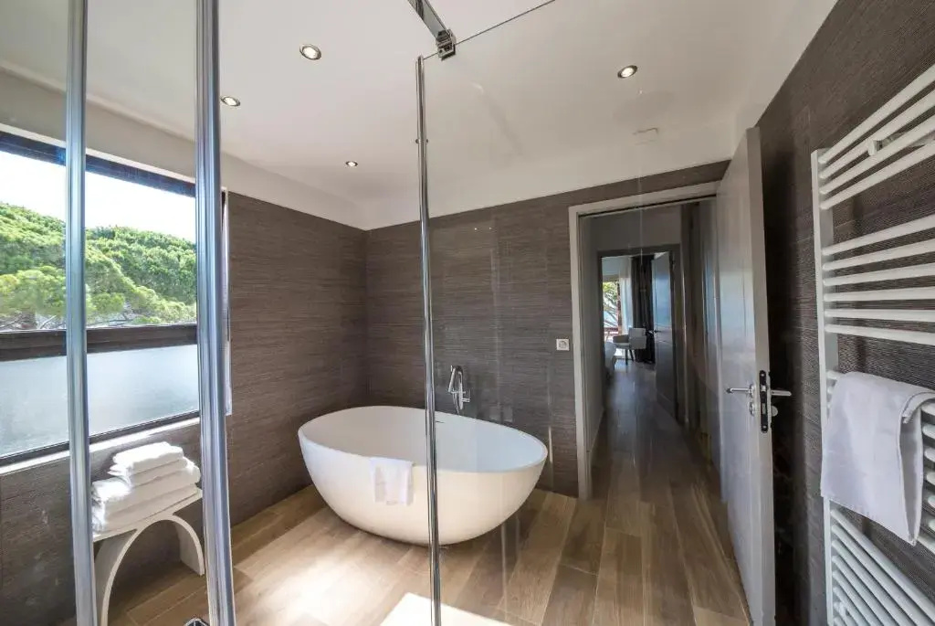 Suite with balcony and with sea view