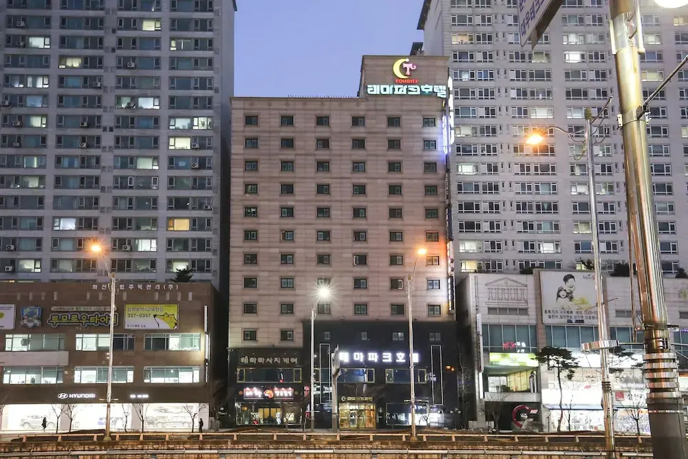 Bucheon Theme Park Tourist Hotel