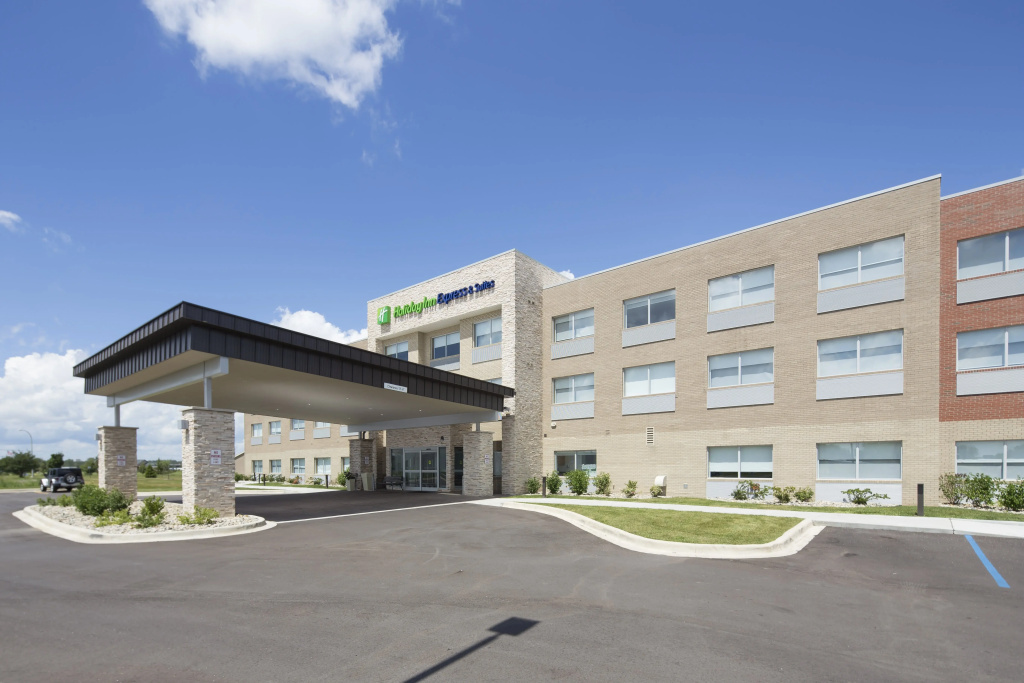 Holiday Inn Express & Suites Monroe by IHG