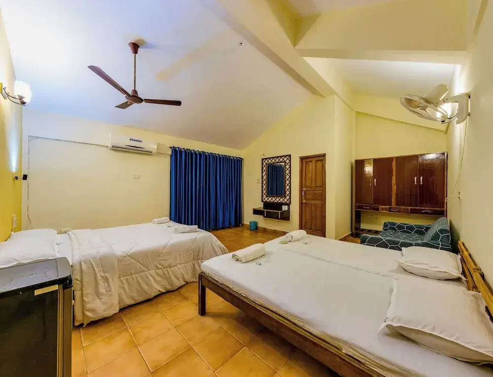 Standard Triple room with balcony