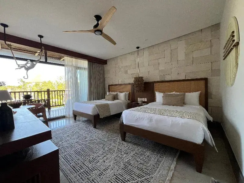 Deluxe Quadruple room with balcony