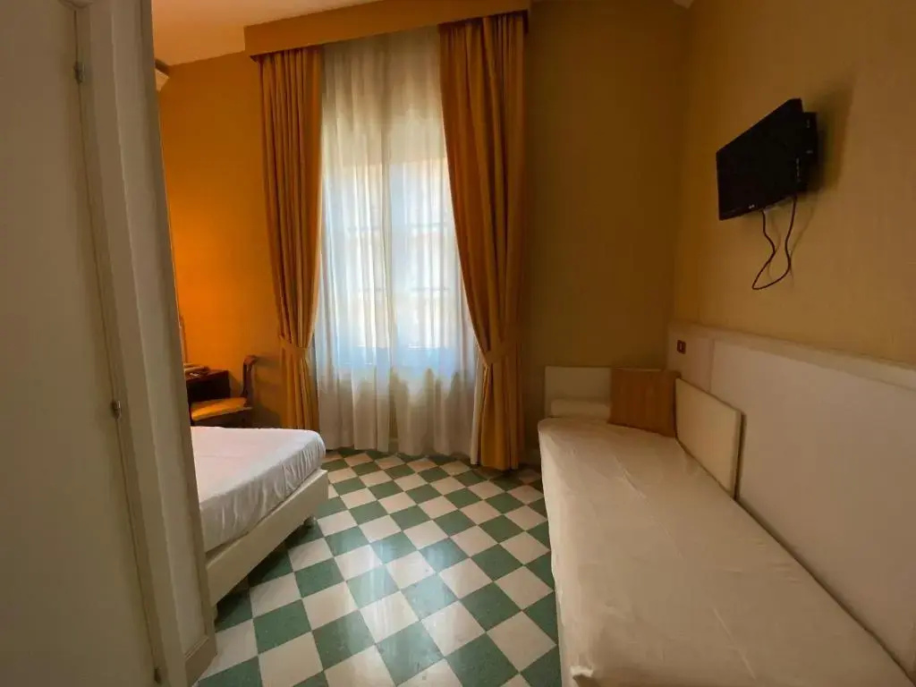 Standard Double room (twin beds)