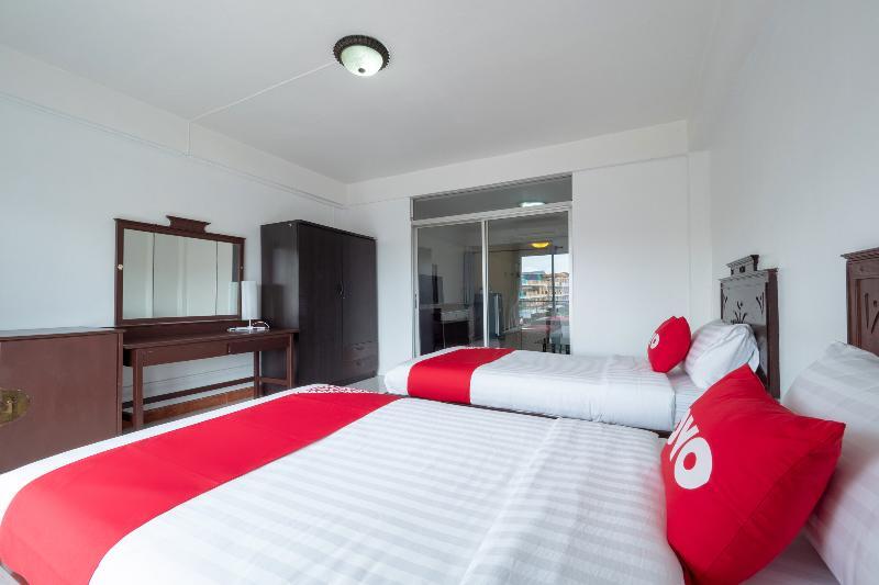 Двухместный номер Standard 2 отдельные кровати в OYO 1123 The One Health Care and Apartment