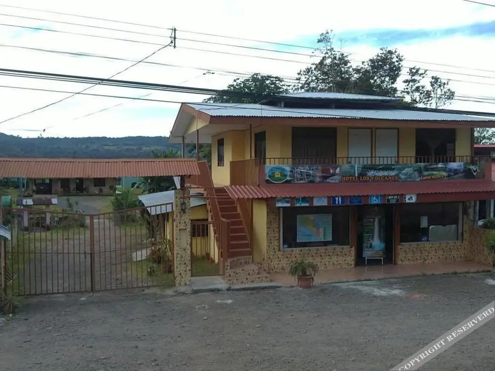 Hotel Los Volcanes Rio Celeste