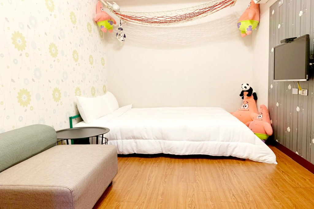 Snug Nine Inn — 5