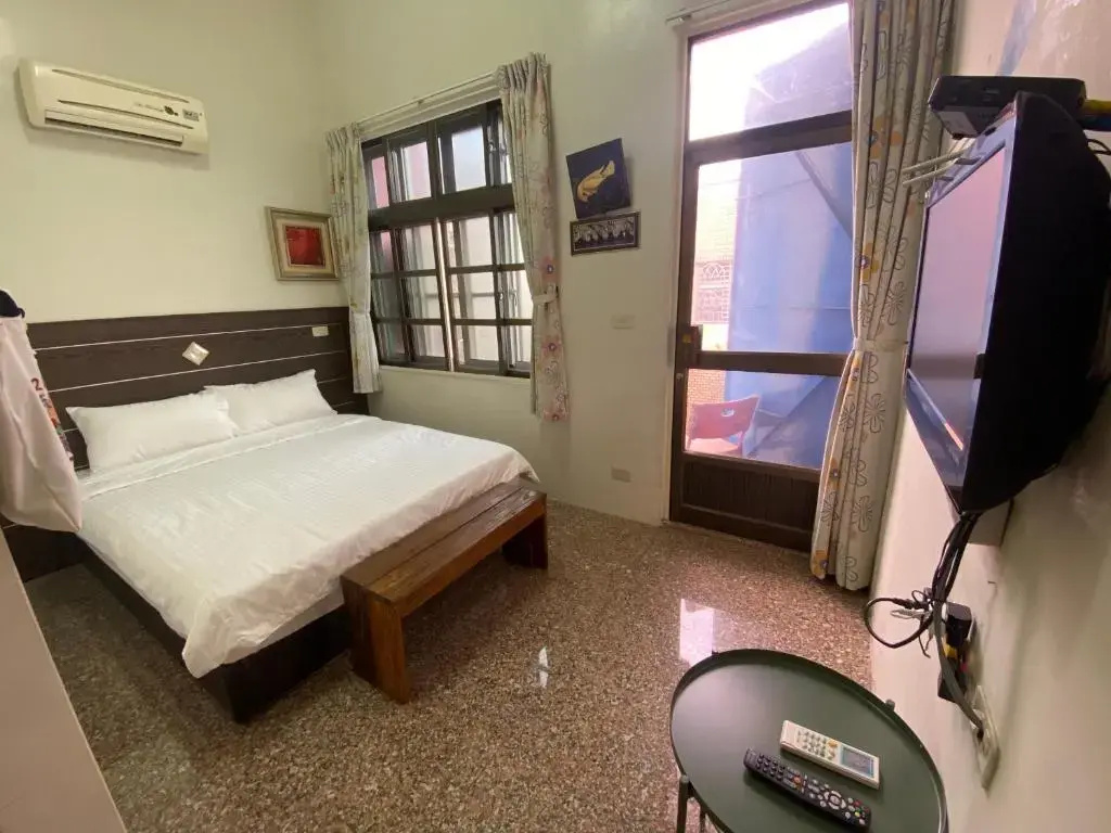 Standard Double room with balcony (full double bed)