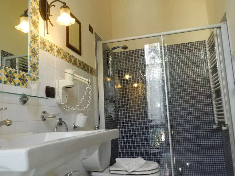 Standard Double room with balcony (full double bed)