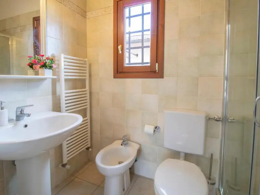 Standard Double room with garden view (full double bed)
