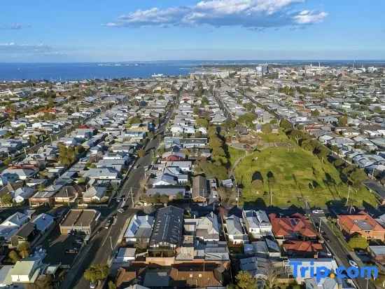The Pix: Industrial chic at its best, Geelong West