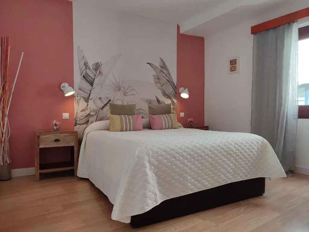 Standard Double room with partial sea view (full double bed)
