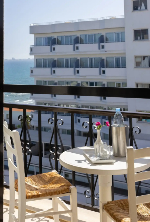 Family Suite with partial sea view