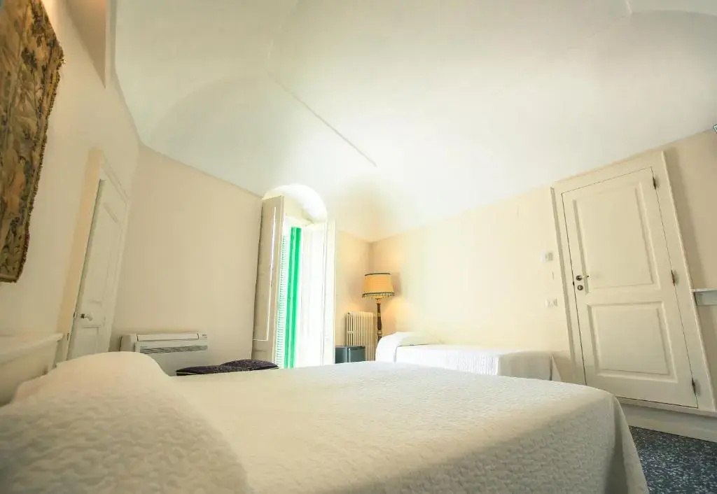 Standard Double room with view (full double bed)