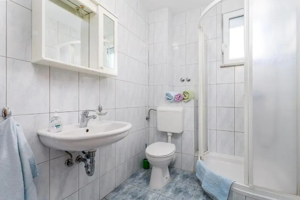 2 Bedrooms Basement Apartment