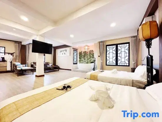 Double Suite (twin beds)