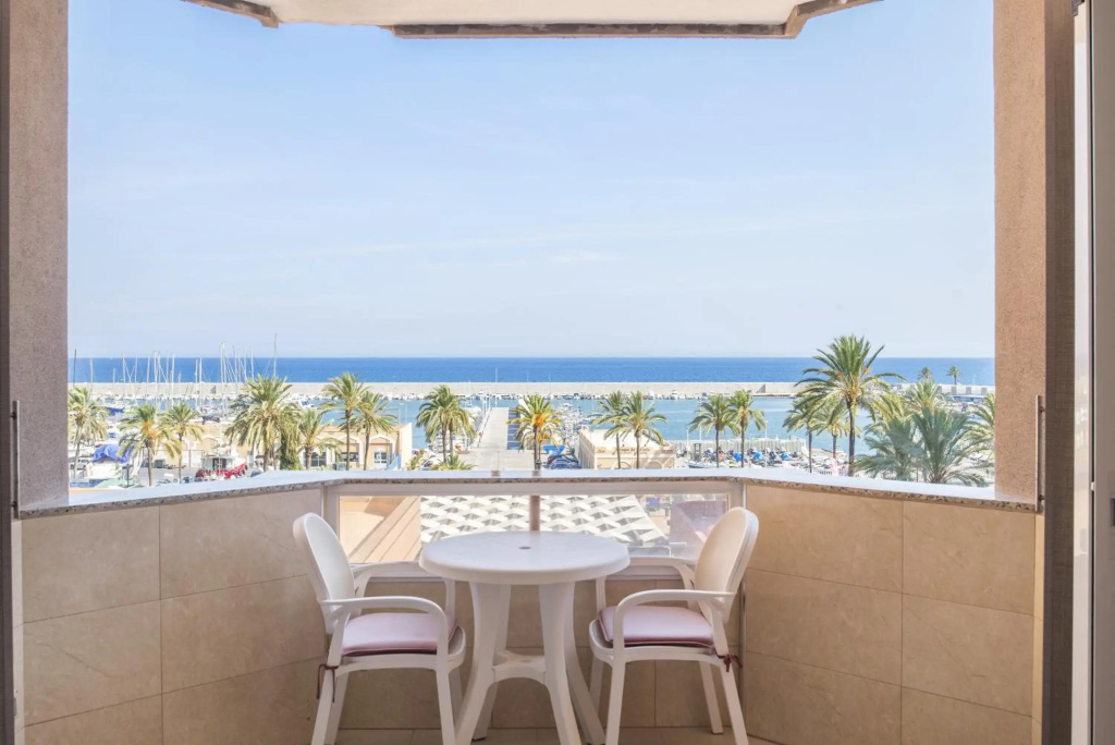 Marina view modern apartment