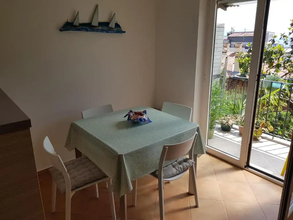 Sunny apartment 150 m from the sea