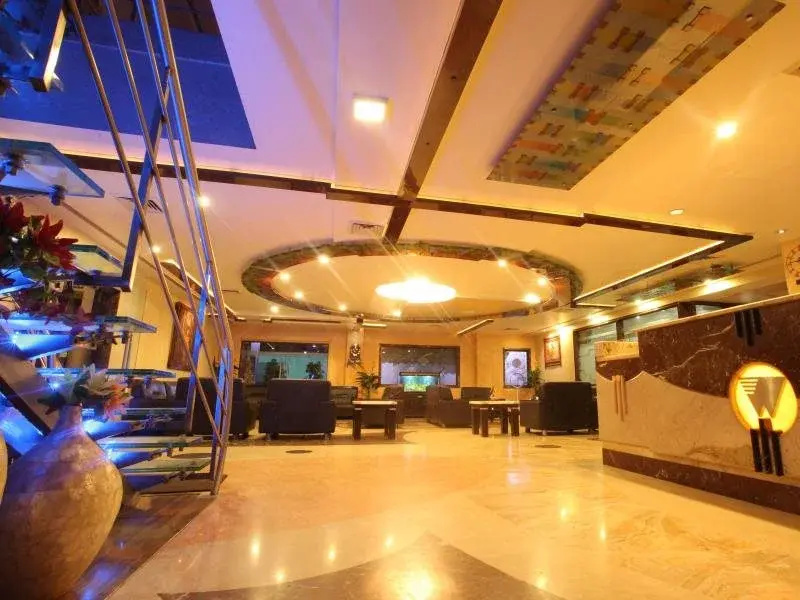 Lobby & Reception