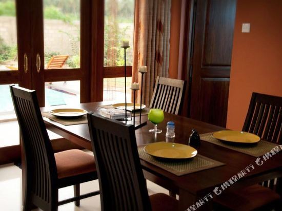 Airport Villa