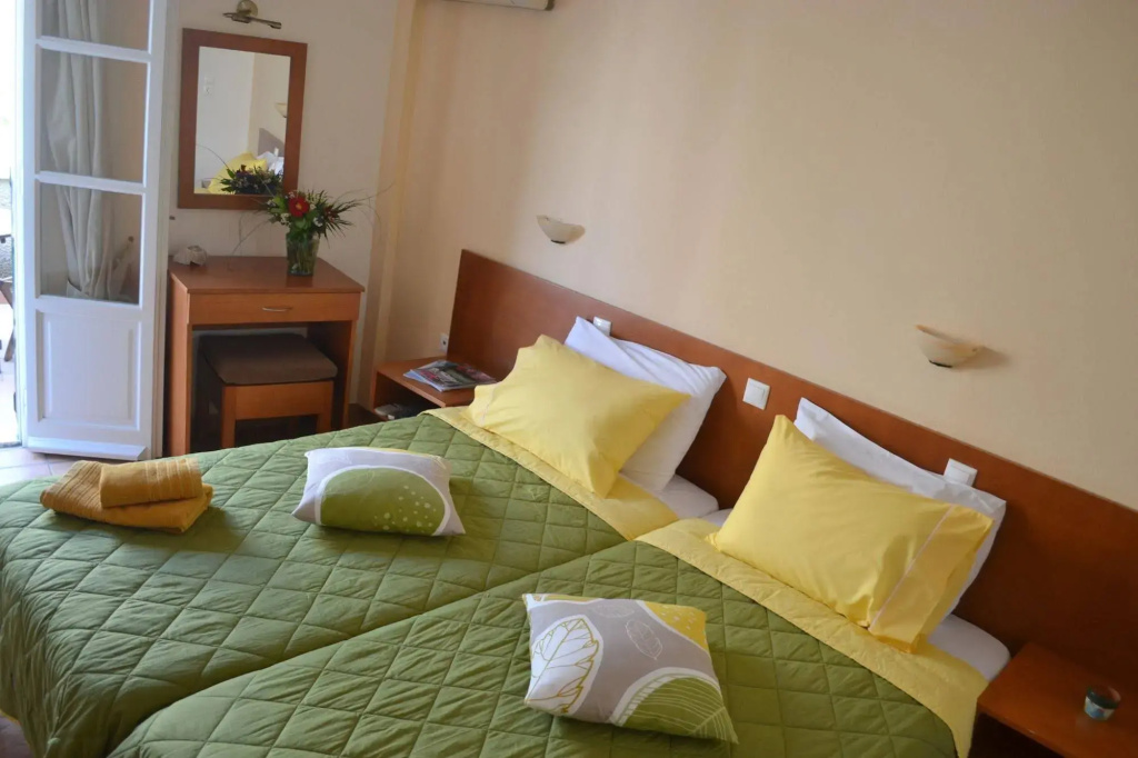 Twin House - 4