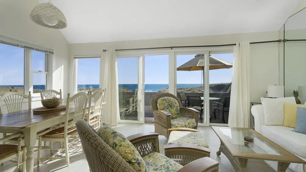 Standard Double room with ocean view (full double bed)