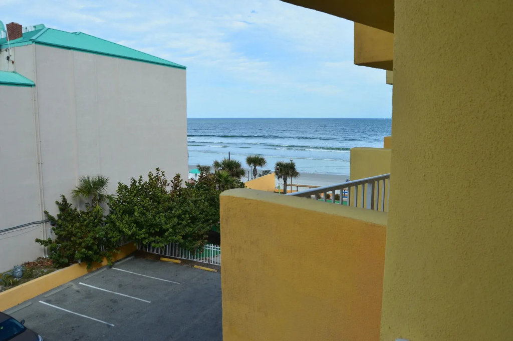 Beach & Waterfront