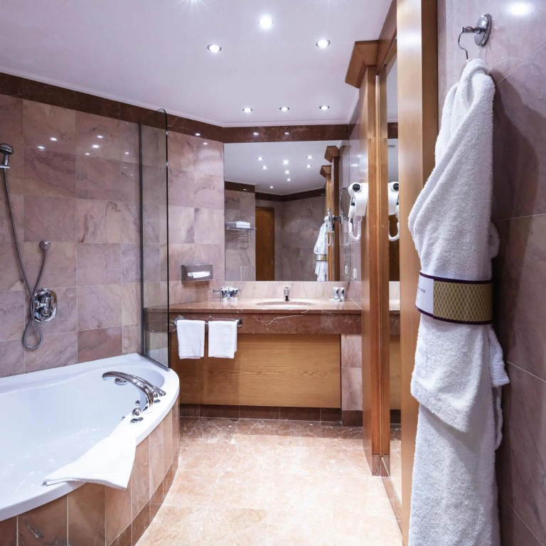 Hotel Mercure Luxembourg Kikuoka Golf & Spa - Général
