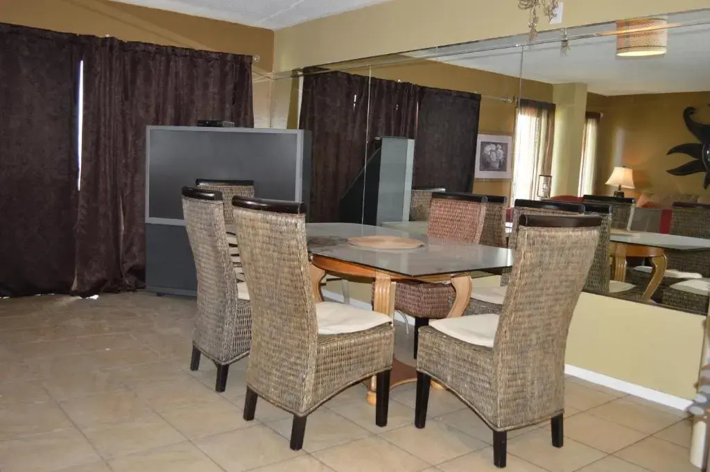 The Summit Condominiums - Chambres